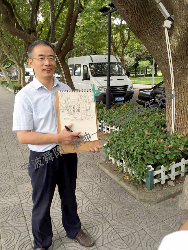 2015.09.23 接受南京依维柯车公司访问时现场速写完成余姚北滨江路街景 2015.09.23 接受南京依维柯车公司访问时现场速写完成余姚北滨江路街景