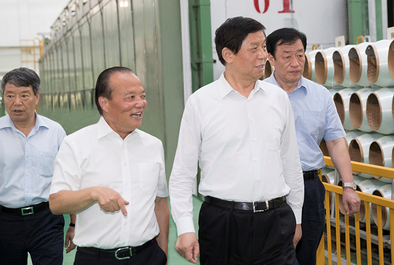 中共中央政治局常委、全國人大常委會委員長栗戰書，于2018年7月21日視察企業。