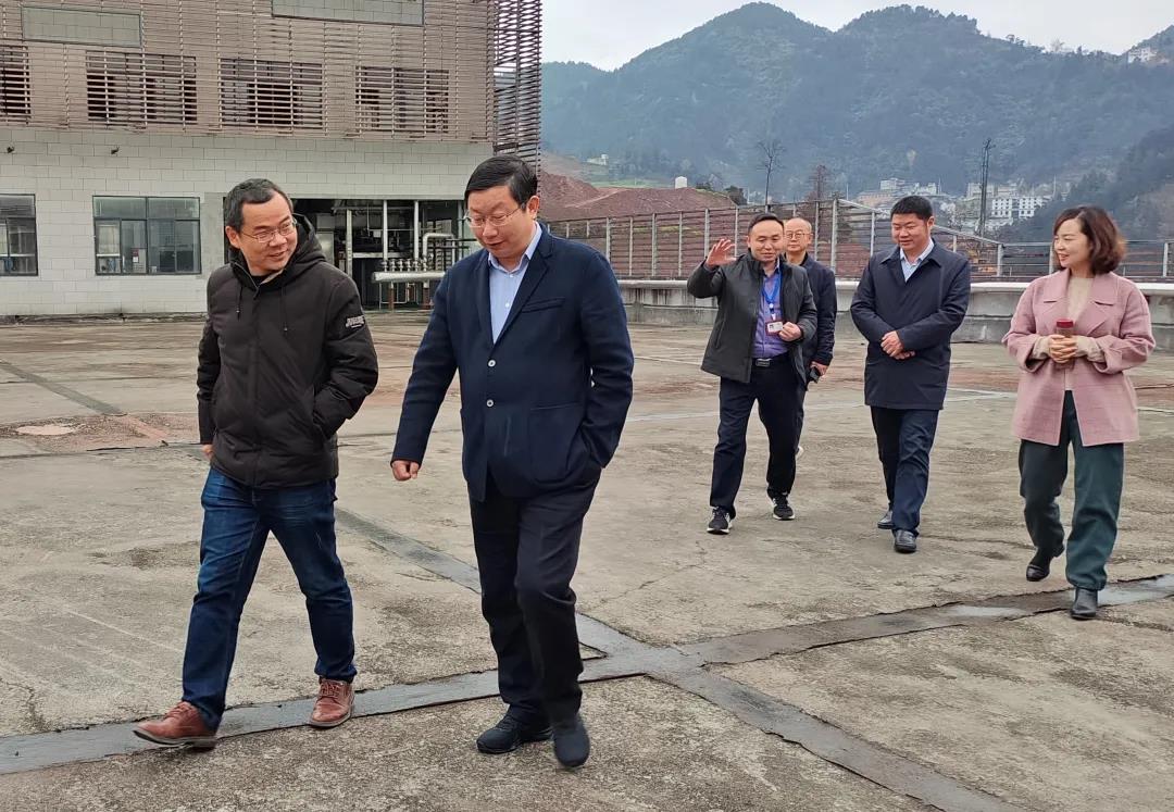 湖北省宜昌市夷陵区政府副区长陈晓阳、稻花香集团董事长蔡开云一行莅临劲牌茅台镇酒业参观交流! 湖北省宜昌市夷陵区政府副区长陈晓阳、稻花香集团董事长蔡开云一行莅临劲牌茅台镇酒业参观交流!