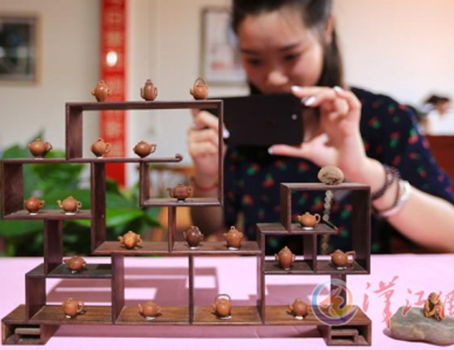 襄阳举行工艺美术展 襄阳举行工艺美术展