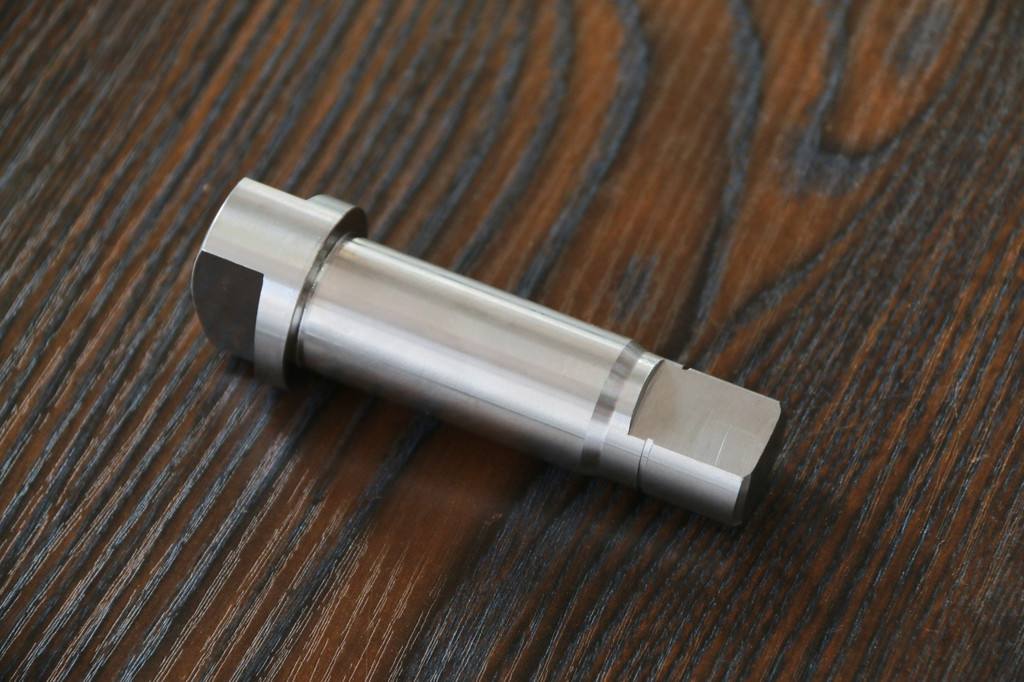 Repair method of valve stem thread Repair method of valve stem thread