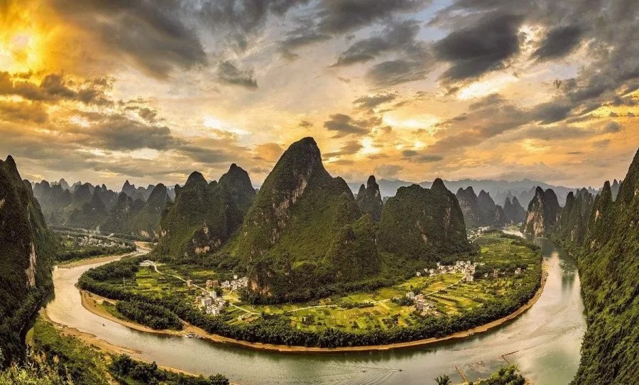 企业特色年会旅行 企业特色年会旅行