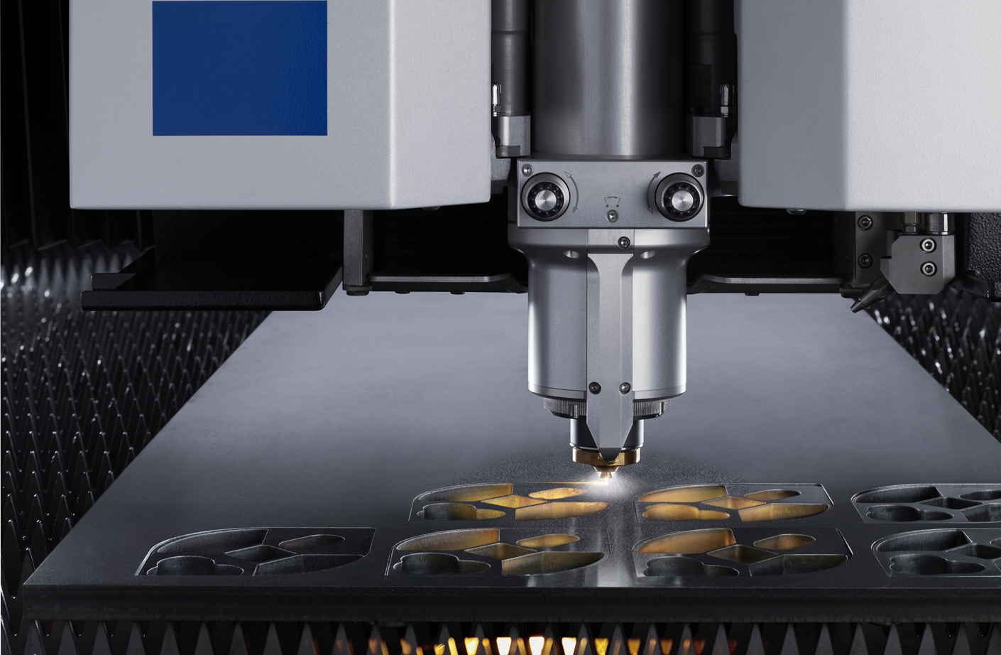 Summer laser cutting machine maintenance and precautions