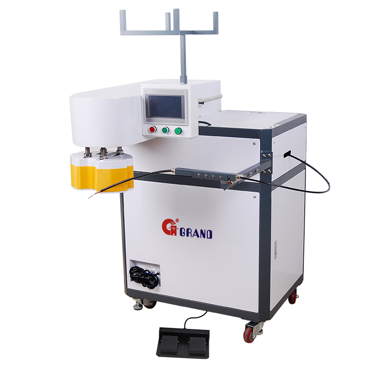 Automatic string thrusting machine Automatic string thrusting machine