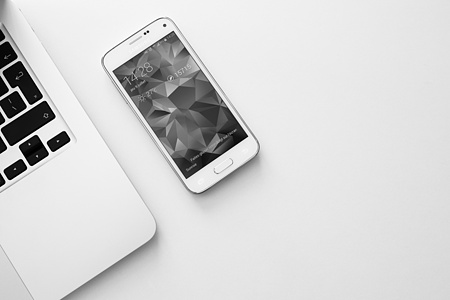 A simple and easy way to solve the edging of tempered glass film